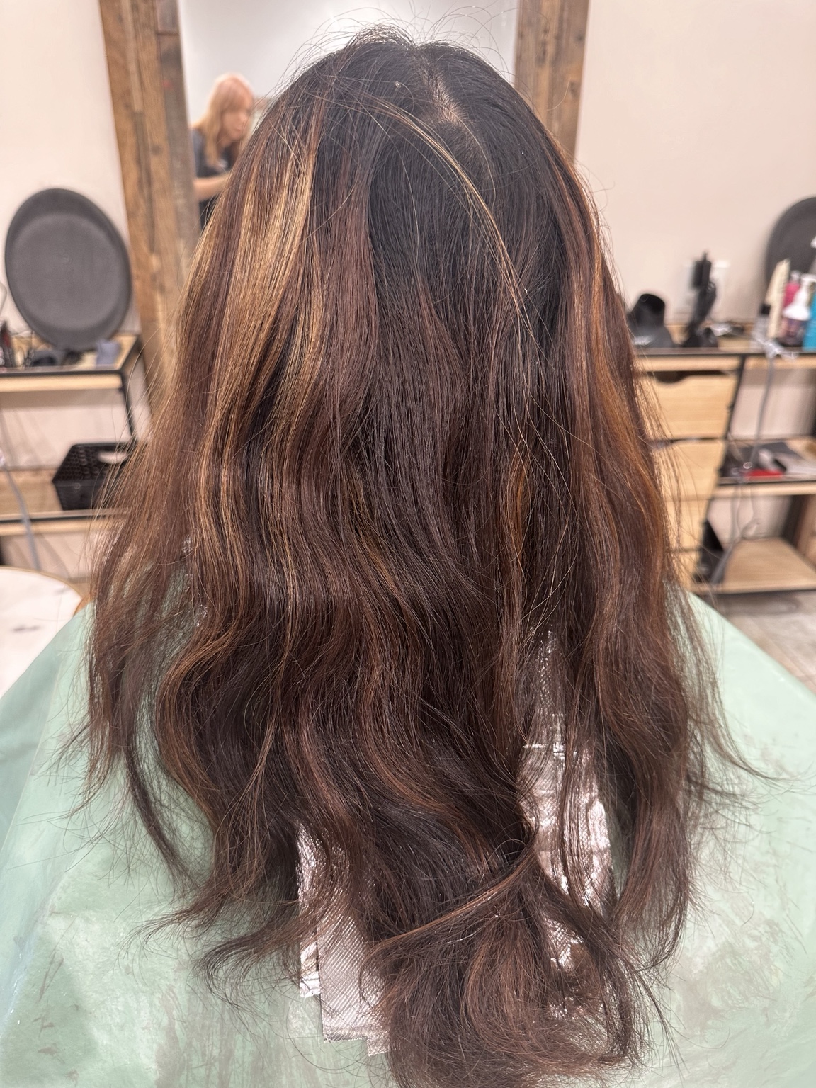 Dimensional brunette highlights